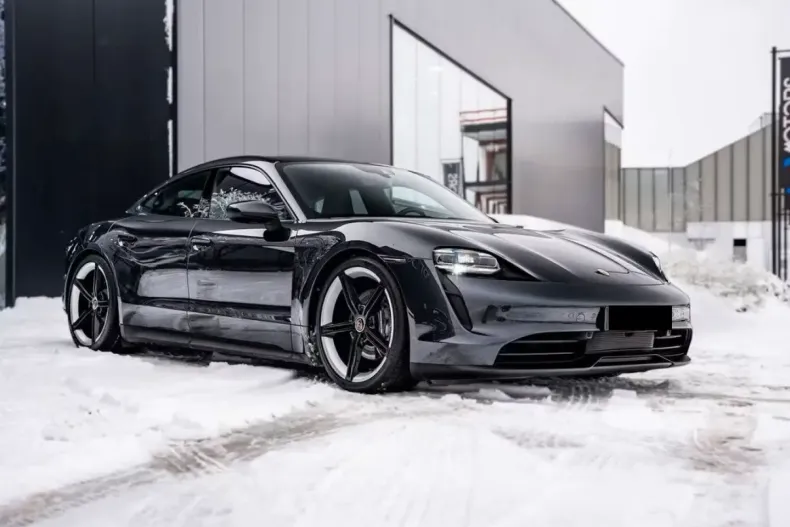 Porsche Taycan din 2021 cu 58.964 km - oferta POR170633 - foto 1