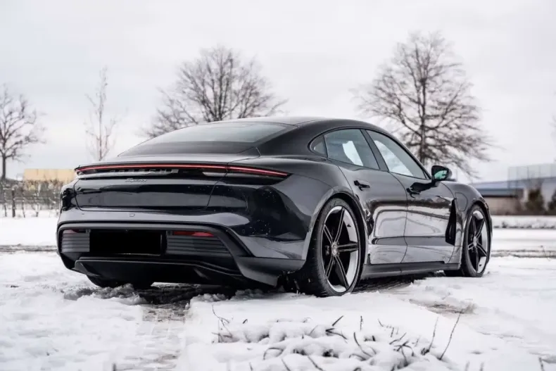 Porsche Taycan din 2021 cu 58.964 km - oferta POR170633 - foto 4