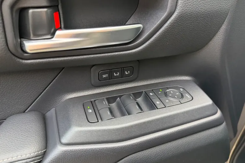 Toyota Land Cruiser din 2024 cu 36.234 km - oferta TOY170636 - foto 28