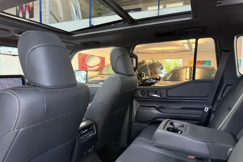 Toyota Land Cruiser din 2024 cu 13.643 km - oferta TOY170639 - foto 13