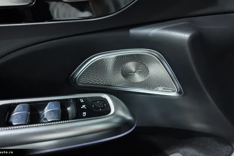 Mercedes-Benz E 220 din 2024 cu 13.000 km - oferta MER170653 - foto 32