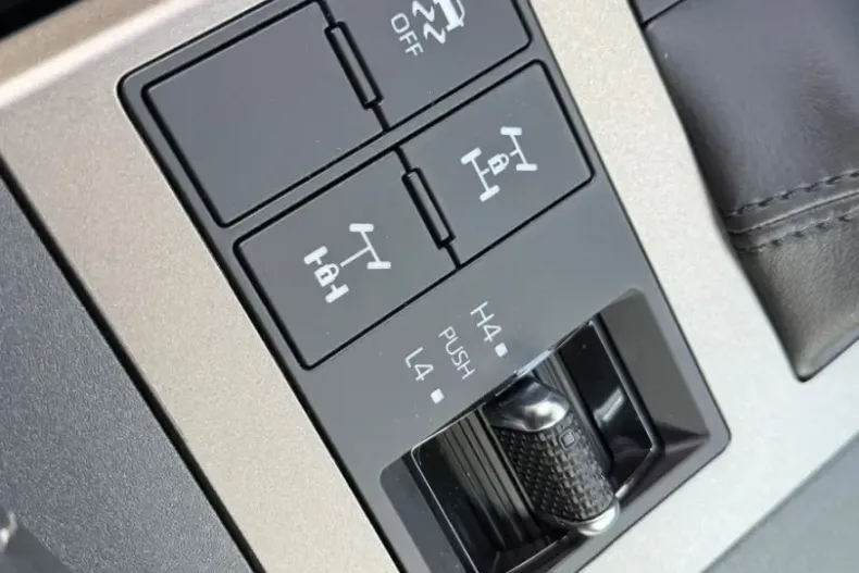 Toyota Land Cruiser din 2024 cu 25.000 km - oferta TOY170657 - foto 9