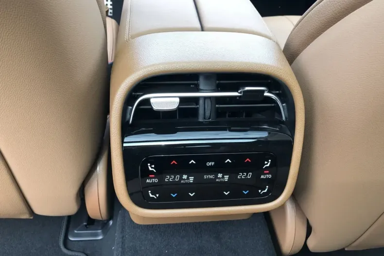 Mercedes-Benz E 200 din 2025 cu 11.901 km - oferta MER170659 - foto 16