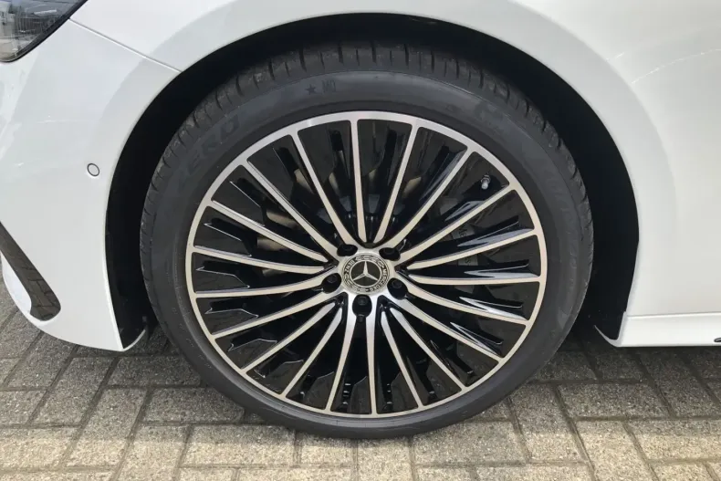 Mercedes-Benz E 200 din 2025 cu 11.901 km - oferta MER170659 - foto 18