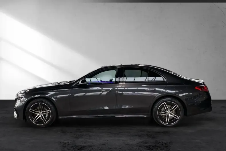 Mercedes-Benz E 400 din 2024 cu 11.740 km - oferta MER170661 - foto 3