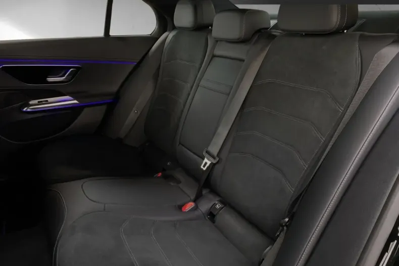 Mercedes-Benz E 300 din 2024 cu 14.390 km - oferta MER170663 - foto 9