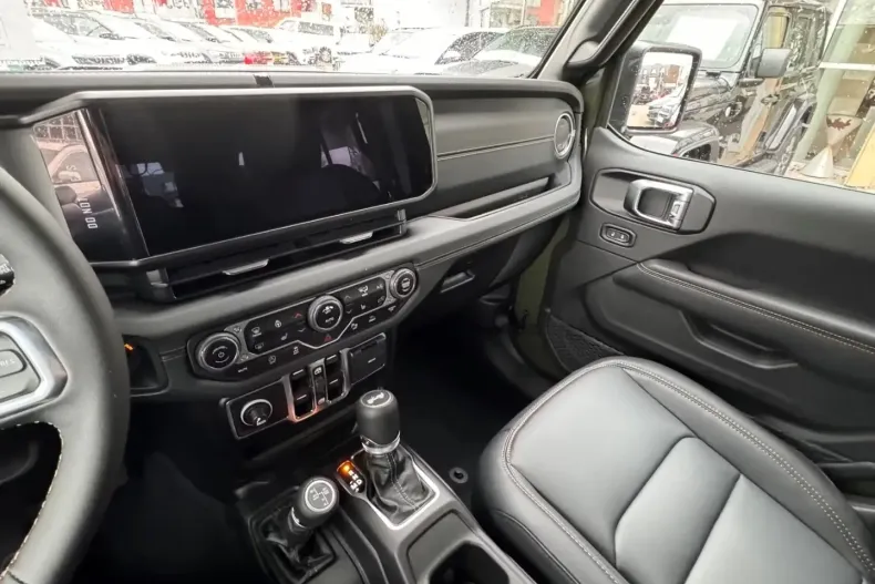 Jeep Wrangler din 2024 cu 154 km - oferta JEE170665 - foto 19