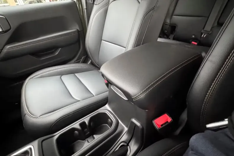 Jeep Wrangler din 2024 cu 154 km - oferta JEE170665 - foto 23