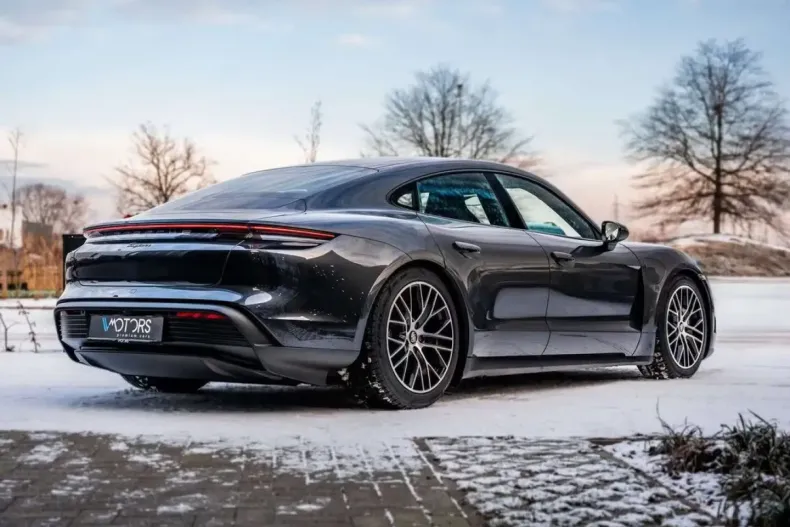 Porsche Taycan din 2021 cu 58.964 km - oferta POR170679 - foto 3