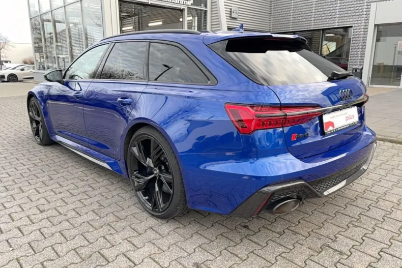 Audi RS6 din 2023 cu 49.691 km - oferta AUD170684 - foto 3