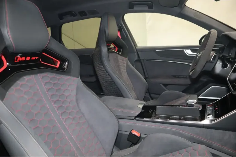 Audi RS6 din 2024 cu 3.904 km - oferta AUD170687 - foto 7