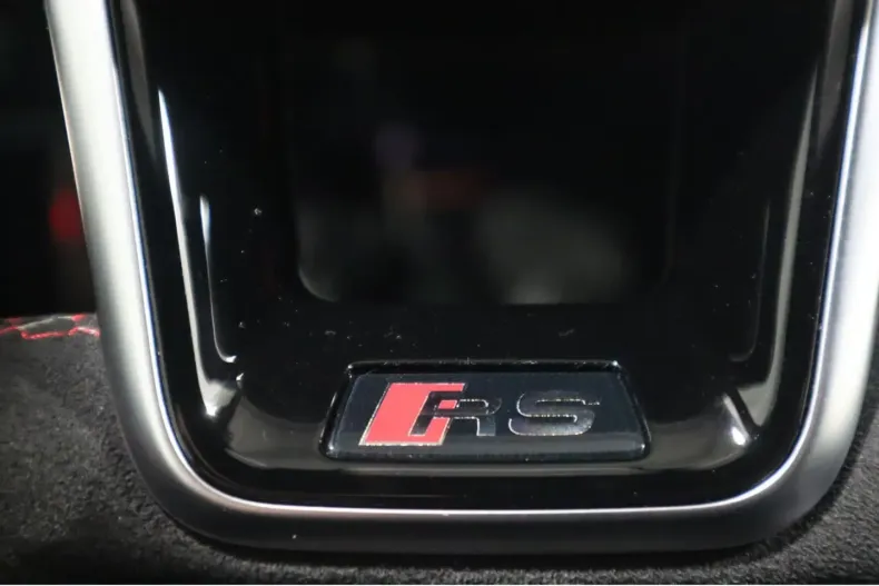 Audi RS6 din 2024 cu 3.904 km - oferta AUD170687 - foto 24