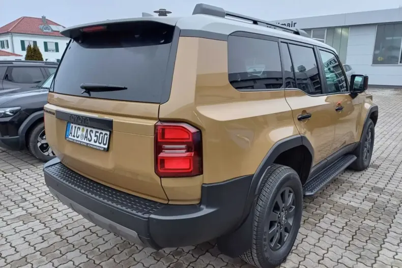 Toyota Land Cruiser din 2024 cu 3.900 km - oferta TOY170691 - foto 3