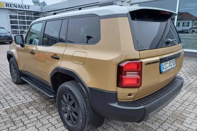 Toyota Land Cruiser din 2024 cu 3.900 km - oferta TOY170691 - foto 4