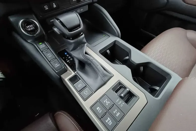 Toyota Land Cruiser din 2024 cu 3.900 km - oferta TOY170691 - foto 14