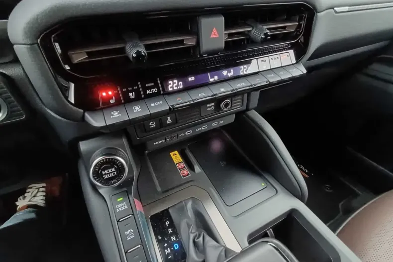 Toyota Land Cruiser din 2024 cu 3.900 km - oferta TOY170691 - foto 15