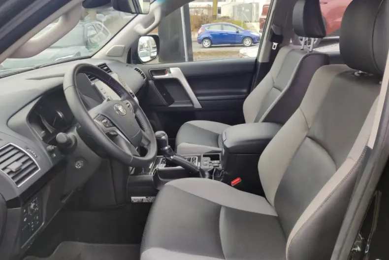 Toyota Land Cruiser din 2024 cu 10.800 km - oferta TOY170699 - foto 9