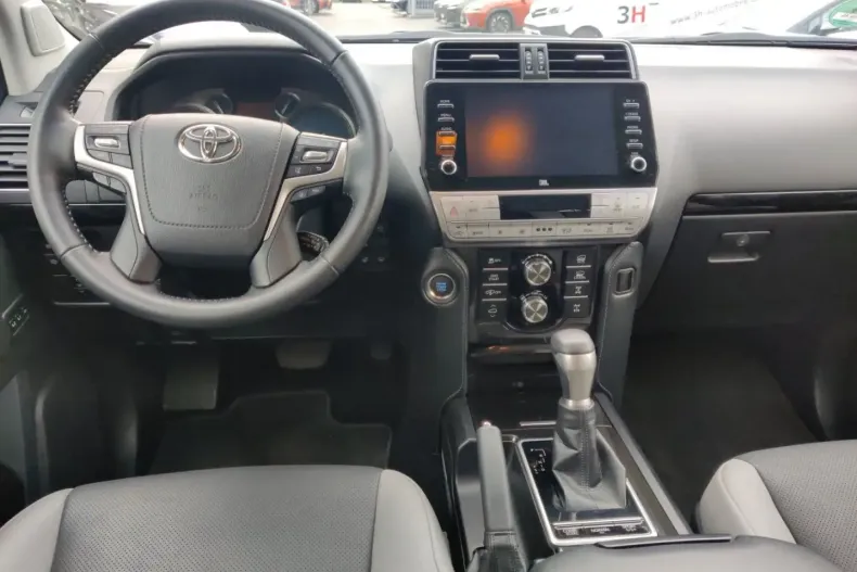 Toyota Land Cruiser din 2024 cu 10.800 km - oferta TOY170699 - foto 10