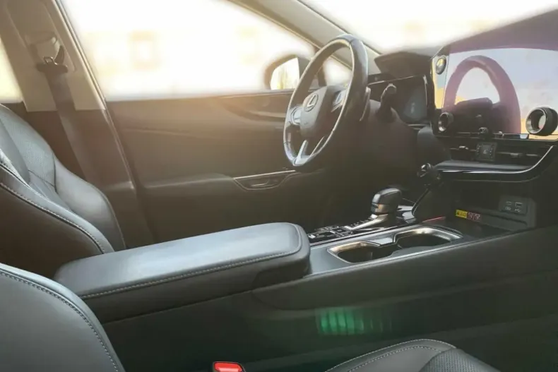 Lexus NX 450h din 2022 cu 31.602 km - oferta LEX170712 - foto 6