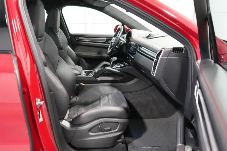 Porsche Cayenne din 2021 cu 34.576 km - oferta POR170764 - foto 24