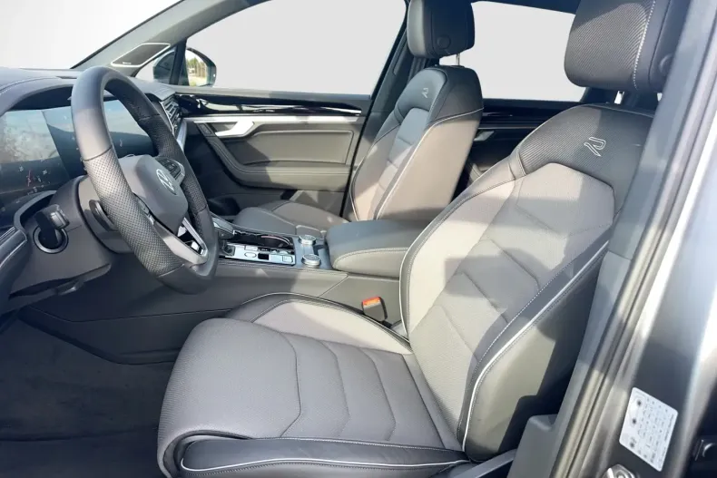 Volkswagen Touareg din 2025 cu 9.285 km - oferta VOL170779 - foto 8