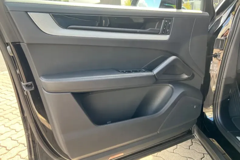 Porsche Cayenne din 2024 cu 22.201 km - oferta POR170787 - foto 9