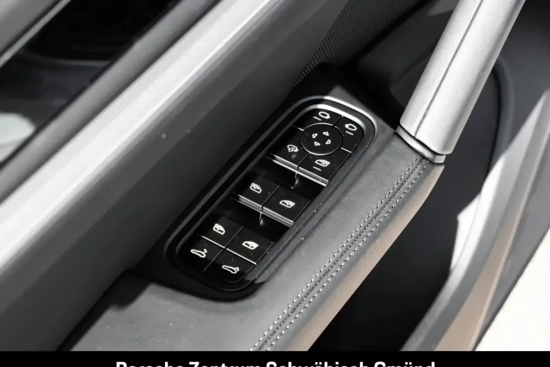 Porsche Cayenne din 2024 cu 26.900 km - oferta POR170788 - foto 27