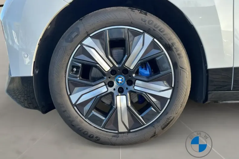 BMW iX din 2024 cu 8.760 km - oferta BMW170792 - foto 8