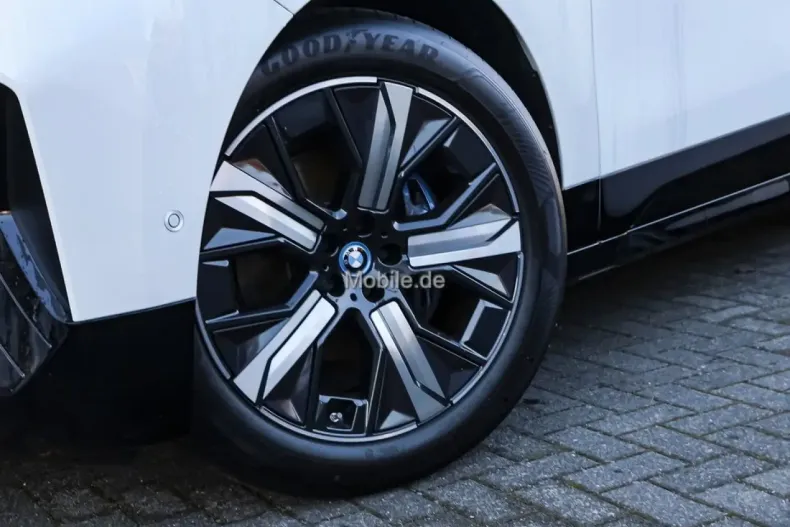 BMW iX din 2024 cu 21.599 km - oferta BMW170793 - foto 8