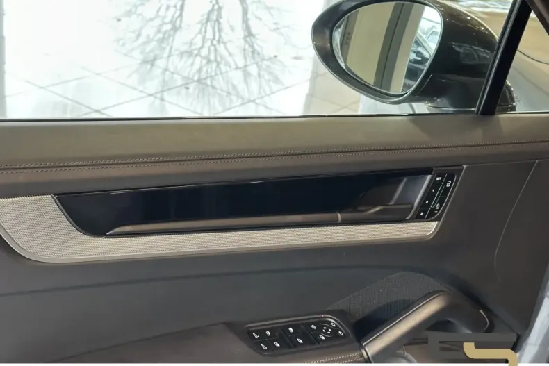 Porsche Cayenne din 2024 cu 27.867 km - oferta POR170798 - foto 9