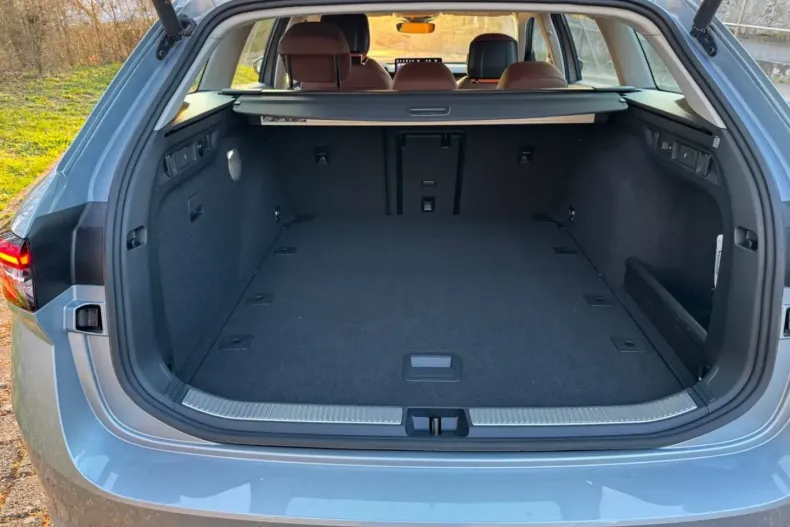 Skoda Superb din 2024 cu 23.000 km - oferta SKO170815 - foto 7