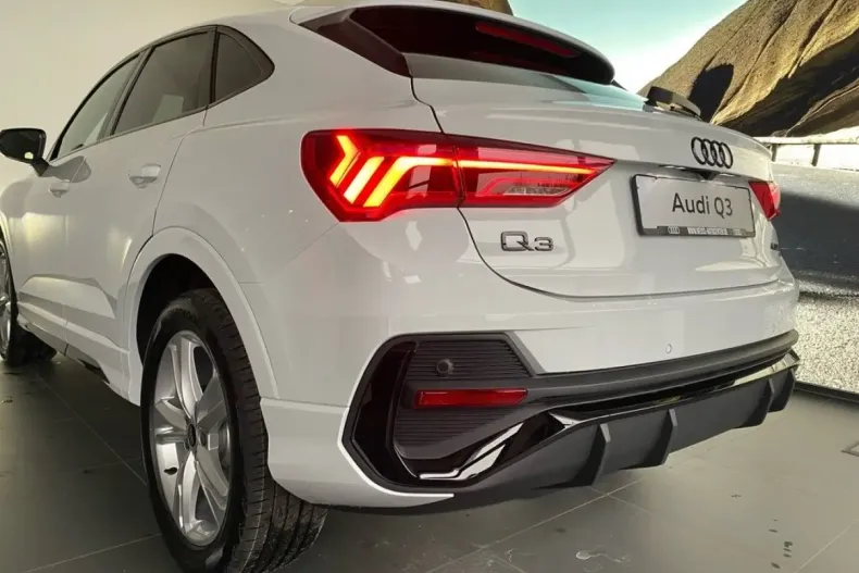 Audi Q3 din 2025 cu 17.650 km - oferta AUD170819 - foto 4