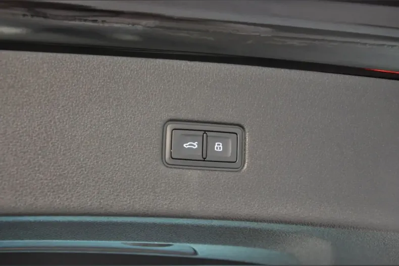 Audi Q8 din 2023 cu 32.942 km - oferta AUD170831 - foto 19