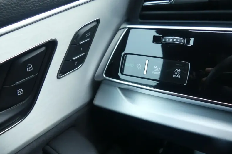 Audi Q8 din 2023 cu 45.091 km - oferta AUD170832 - foto 17