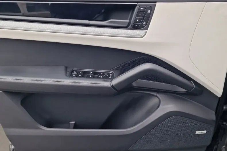 Porsche Cayenne din 2024 cu 30.900 km - oferta POR170853 - foto 14