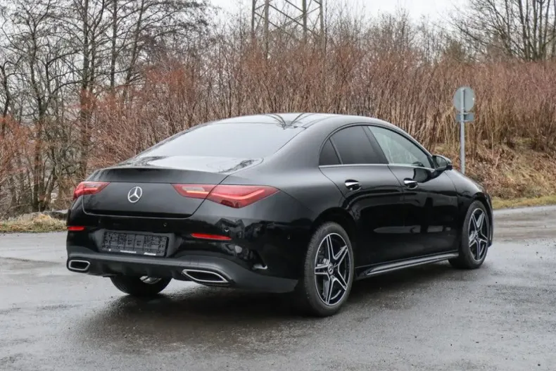 Mercedes-Benz CLA 200 din 2024 cu 13.611 km - oferta MER170855 - foto 3