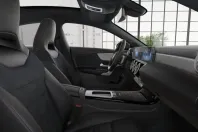 Mercedes-Benz CLA 200 din 2024 cu 9.051 km - oferta MER170856 - foto 7