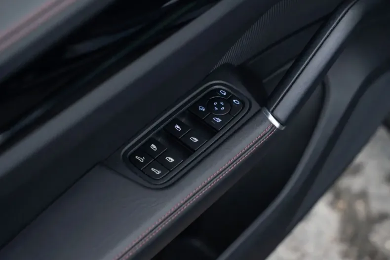 Porsche Cayenne din 2023 cu 70.300 km - oferta POR170857 - foto 22