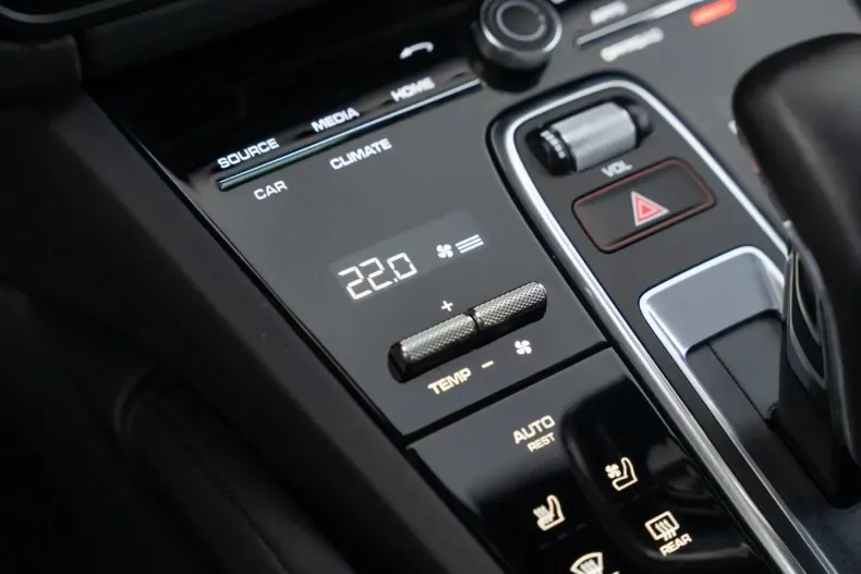 Porsche Cayenne din 2023 cu 70.300 km - oferta POR170857 - foto 25