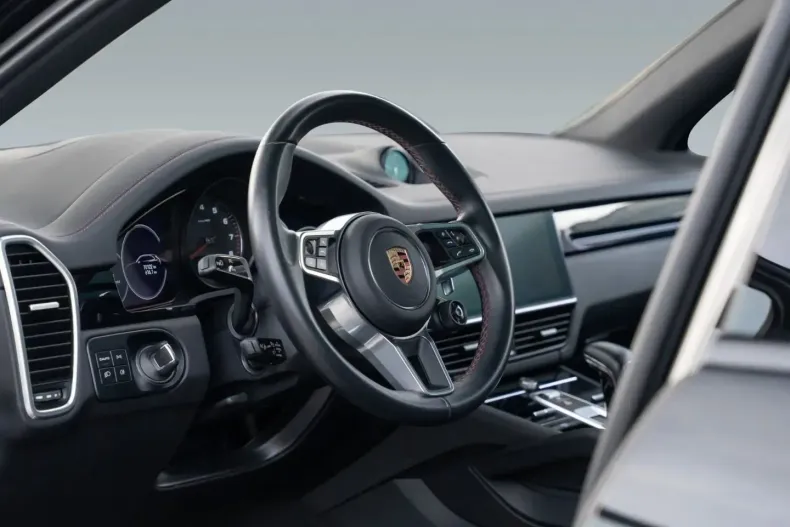 Porsche Cayenne din 2023 cu 70.300 km - oferta POR170857 - foto 29