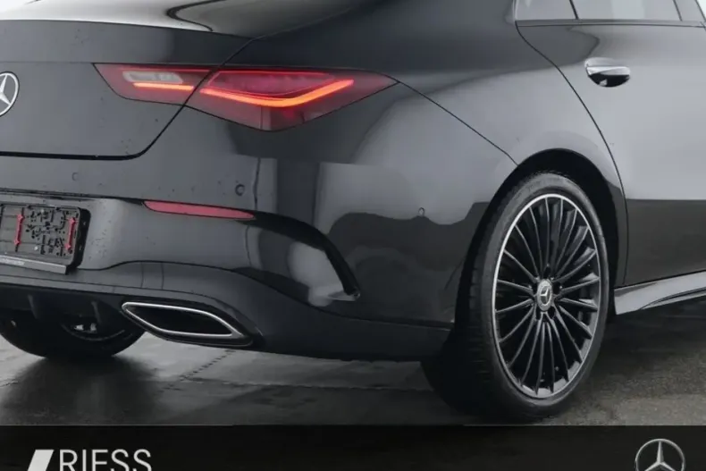 Mercedes-Benz CLA 200 din 2024 cu 32.824 km - oferta MER170859 - foto 4