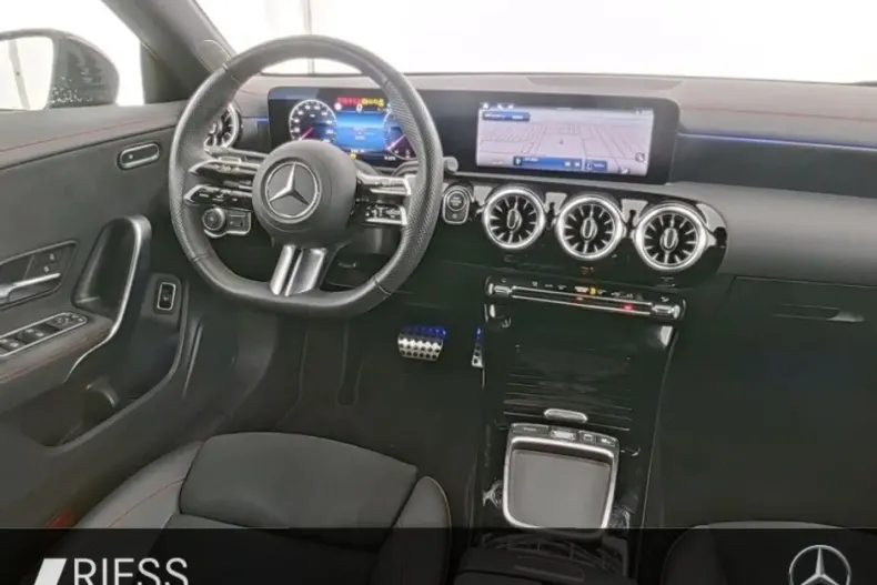 Mercedes-Benz CLA 200 din 2024 cu 32.824 km - oferta MER170859 - foto 5