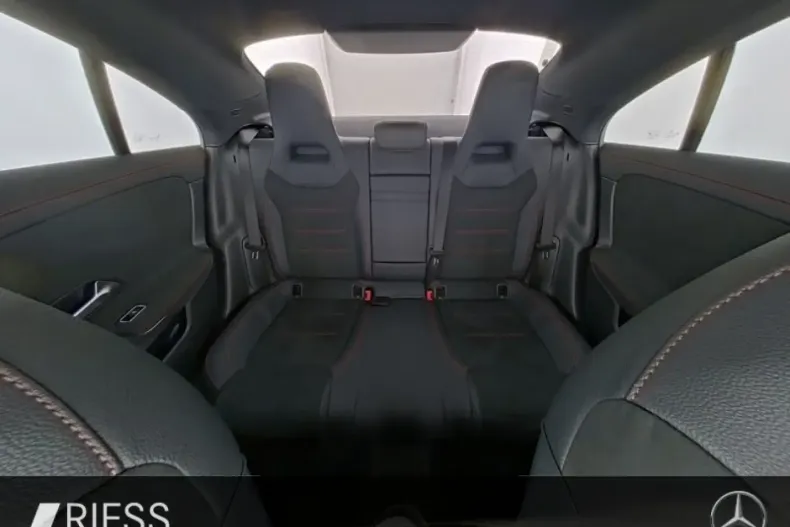 Mercedes-Benz CLA 200 din 2024 cu 32.824 km - oferta MER170859 - foto 7