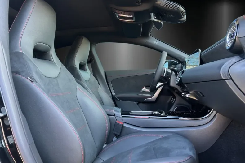 Mercedes-Benz CLA 220 din 2025 cu 15.000 km - oferta MER170860 - foto 7