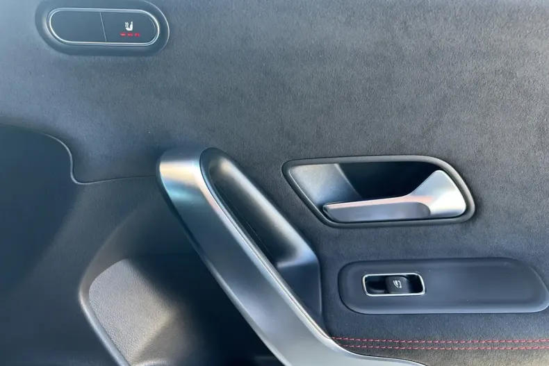 Mercedes-Benz CLA 220 din 2025 cu 15.000 km - oferta MER170860 - foto 16