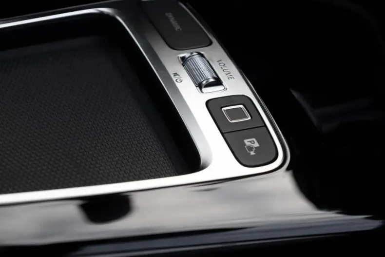 Mercedes-Benz CLA 220 din 2024 cu 14.966 km - oferta MER170861 - foto 8