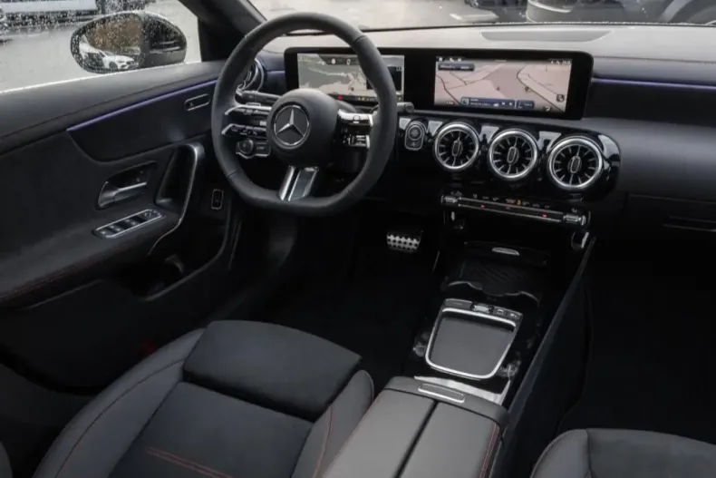 Mercedes-Benz CLA 220 din 2024 cu 14.966 km - oferta MER170861 - foto 10