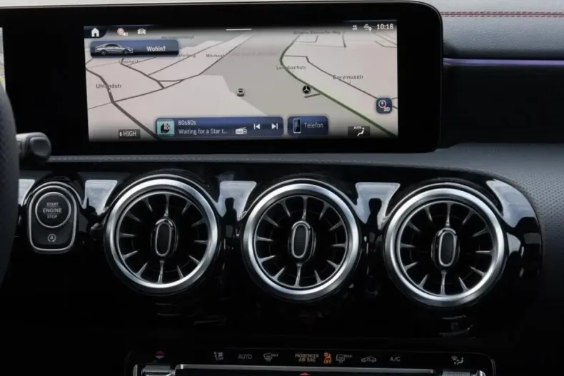 Mercedes-Benz CLA 220 din 2024 cu 14.966 km - oferta MER170861 - foto 11