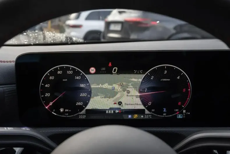 Mercedes-Benz CLA 220 din 2024 cu 14.966 km - oferta MER170861 - foto 19