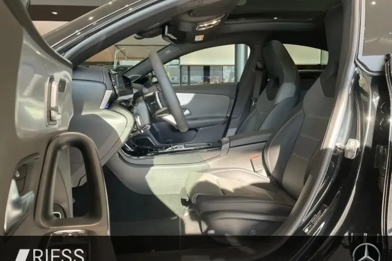 Mercedes-Benz CLA 220 din 2025 cu 9.151 km - oferta MER170862 - foto 2